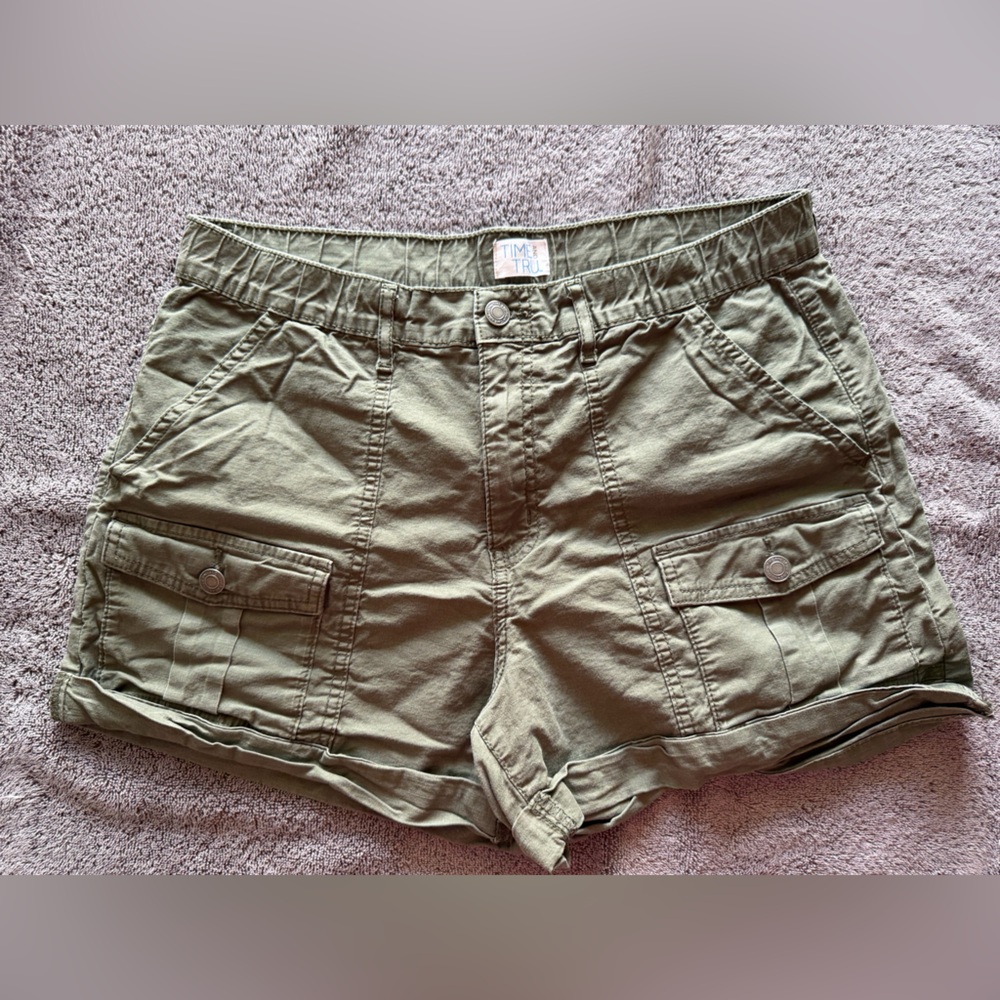 Time and Tru Khaki Cargo Shorts